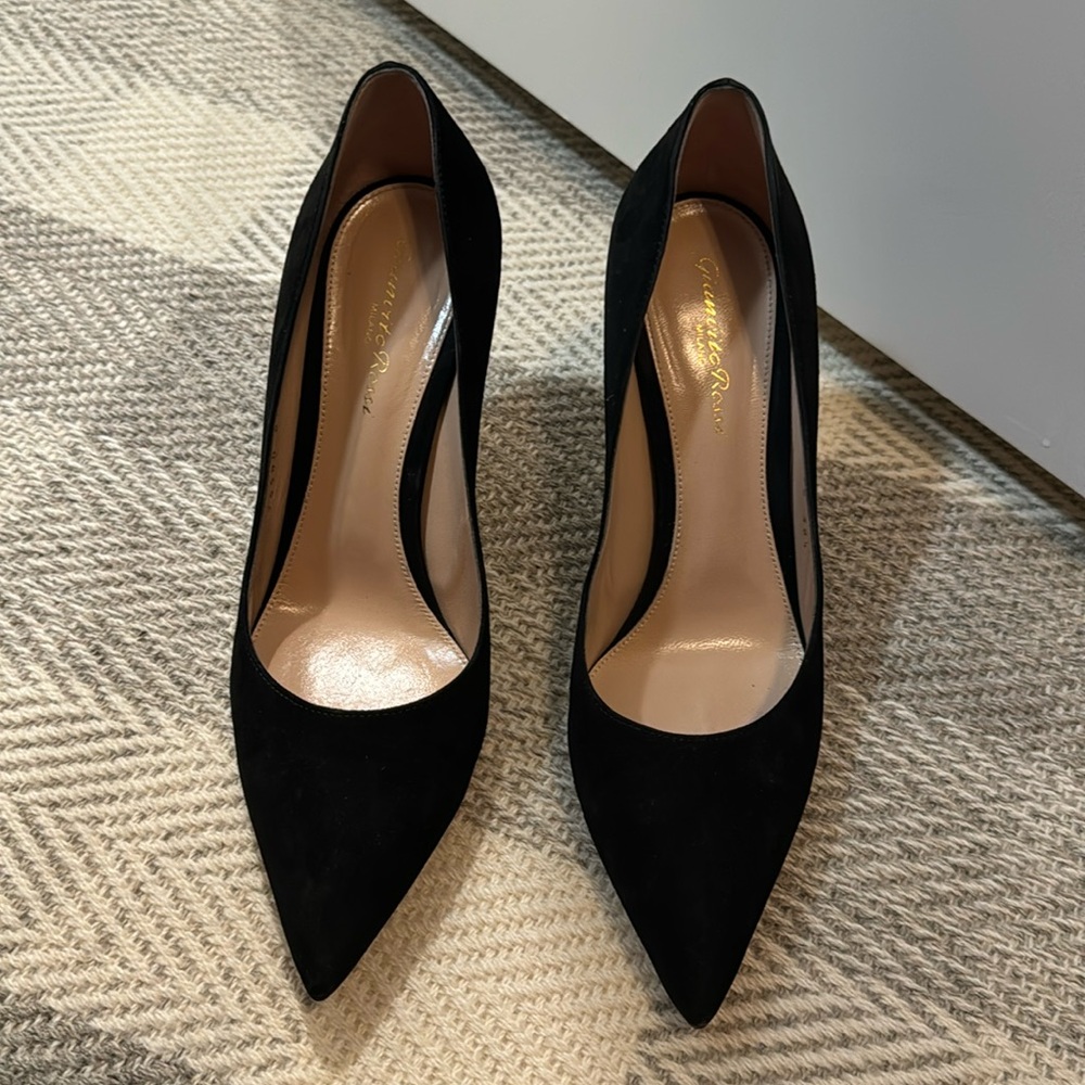 Gianvito Rossi suede pumps